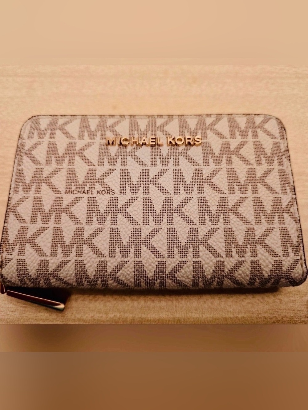 Michael Kors Monogram Wallet EUC